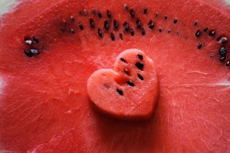 Polpa di anguria da cui è stato ottenuto un cuore